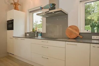Ferienhaus am Strand mit Garten