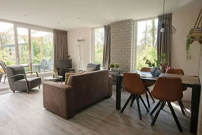 Stimmungsvoller Bungalow mit Spülmaschine, in...