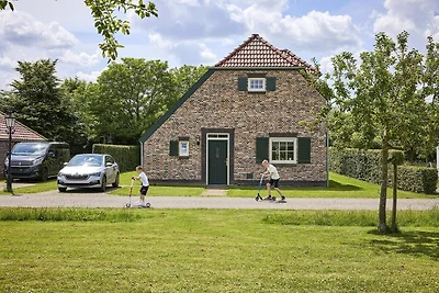 Villa met sauna en whirlpool in Limburg
