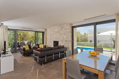 Luxuriöse Villa Novigrad mit Swimmingpool