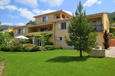 Wunderschöne Wohnung mit Balkon
