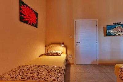 Beachfront Sunset Apartments Sutomore - Studi...