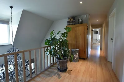 Herrenhaus Den Ast mit Whirlpool und Garten