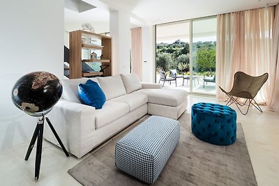 Moderne Villa in Sizilien mit Pool