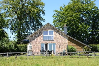 Geräumiges Ferienhaus mit eigenem Garten in...