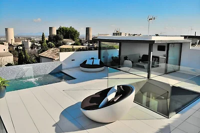 Villa in Buger mit Dachterrasse, Pool und...