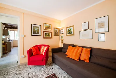 Casa toscana costruita sulla collina
