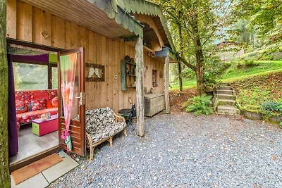 Lebhaftes Ferienhaus mit Garten