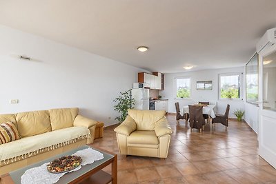 Geräumige Wohnung mit zwei Schlafzimmern und ...