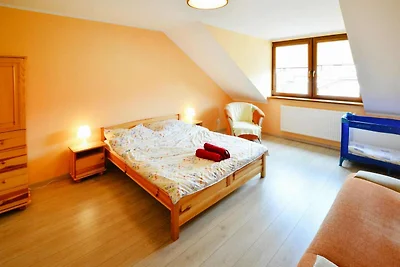 Großes Ferienhaus, privater Garten, ruhige...