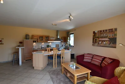 Moderne Ferienwohnung in Nohn in Waldnähe