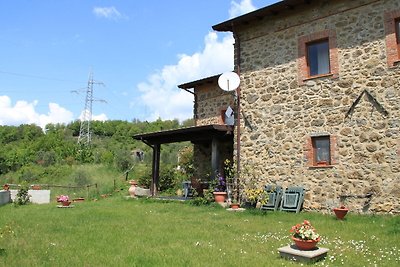 Gemütliches Ferienhaus in Canossa mit Pool