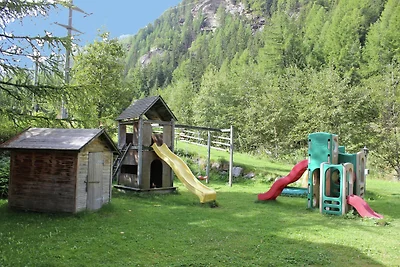 Chalet in Wallis bij Skilift & Saasdal