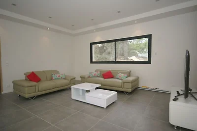 Moderna villa con piscina privata a Vidauban