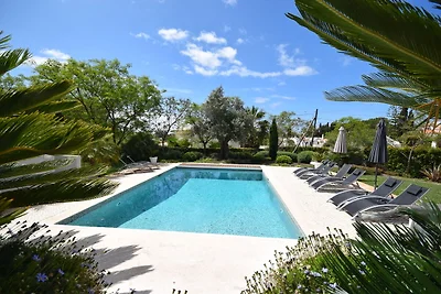 Villa moderna con piscina vicino a Carvoeiro