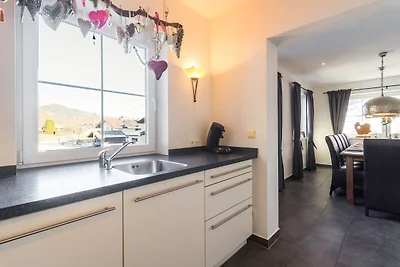 Luxuriöses Ferienhaus mit Terrasse in Tirol
