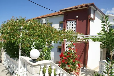 Appartamento a Vinisce con vista mare