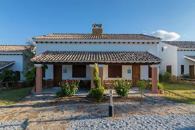 Bungalow con piscina a Pozo Alcón