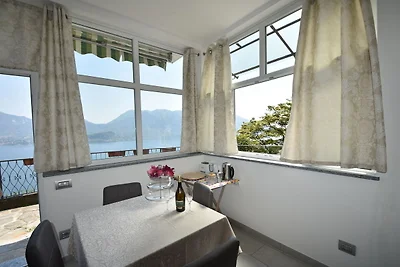 Schöne Ferienwohnung mit Panoramabalkon