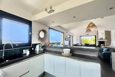 Villa in Tizzano mit Meerblick