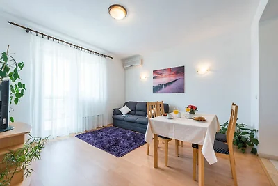 Apartment Lena - Three-Bedroom Apartment with...