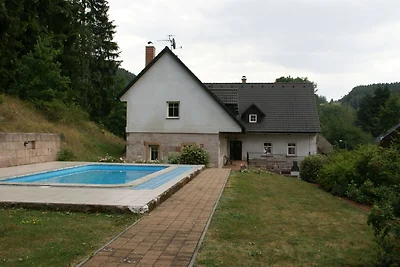 Moderno appartamento con piscina a Vidochov