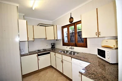 Komfortable Wohnung mit Gemeinschaftspool