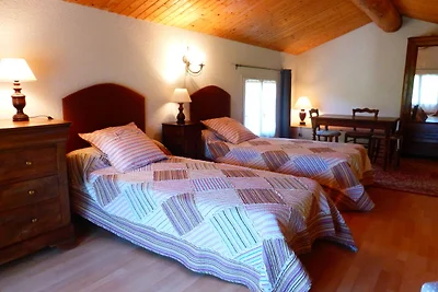 Ruhiges Ferienhaus mit Garten
