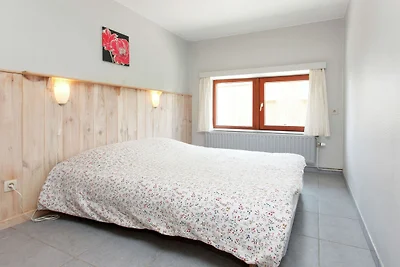 Aufwändiges Ferienhaus mit Sauna in Manhay