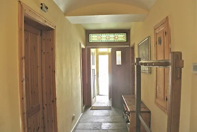 Piacevole casa vacanze a Milire con cortile