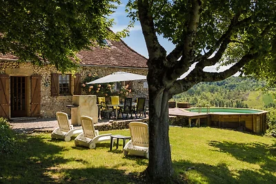 Bauernhaus mit Schwimmbad, Garten