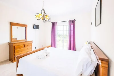 Villa in Carvoeiro mit Pool und Grill