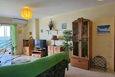 Lusso sul mare con vista panoramica