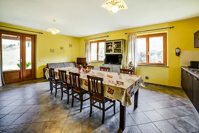 Typisches piemontesisches haus in den langhe