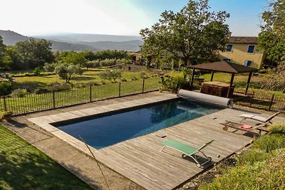 Ferienhaus in Bonnieux mit Schwimmbecken