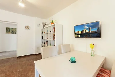 Geräumige Ferienwohnung mit Garten in Zadar