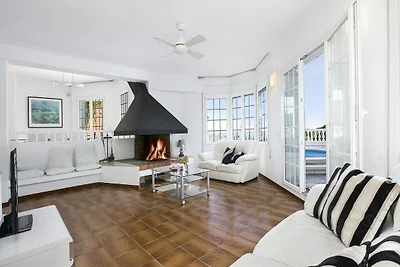 Schönes Haus mit privatem Pool