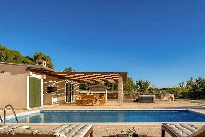 Oliveto mit Pool