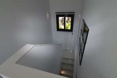 Moderne Villa mit privatem Pool
