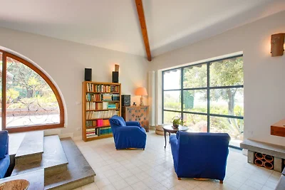 Schicke Villa in Ansedonia in der Nähe von Fe...