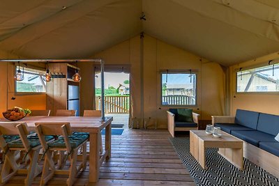 Glamping tent met keuken aan het IJsselmeer