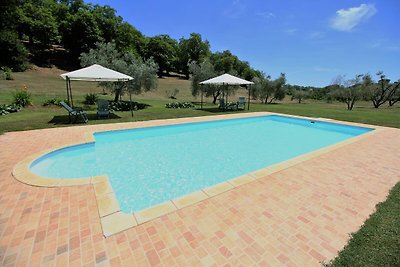 Villa moderna en Manziana con piscina