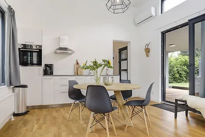 Modernes Haus mit schöner Terrasse, gelegen i...