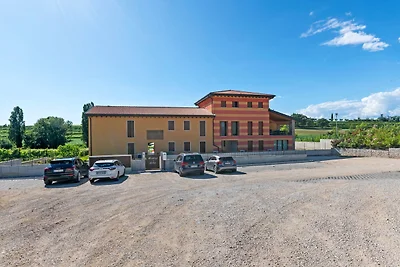 Moderna casa vacanze a Lazise con piscina...