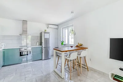 Villa a Sabbioncello vicino a Seabeach