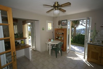Geräumige Villa in Alata mit eigenem Garten u...