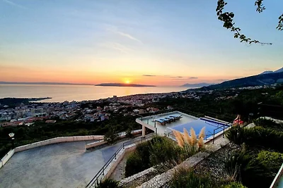 Villa in Makarska mit Schwimmbecken