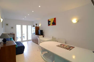 Appartement met twee kamers en terras