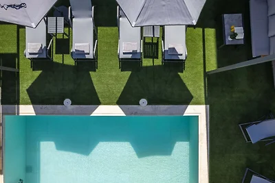 6-Bed Panormo Beachside Oasis