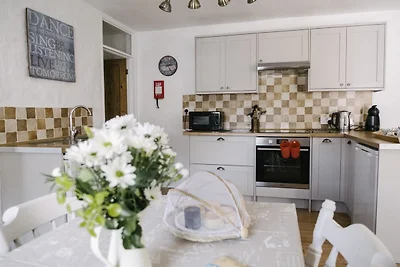 Cottage nel tranquillo villaggio di Sticker, ...